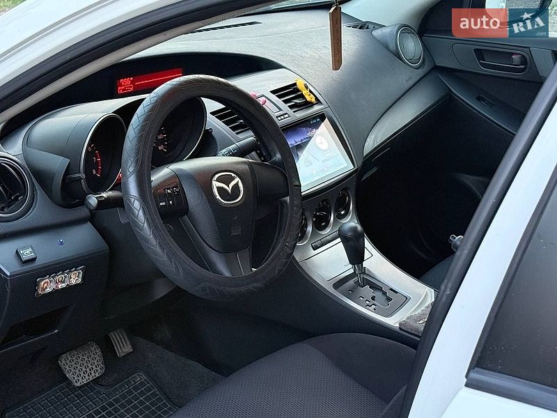Седан Mazda 3 2010 в Бершади
