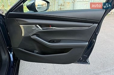 Седан Mazda 3 2019 в Черкасах
