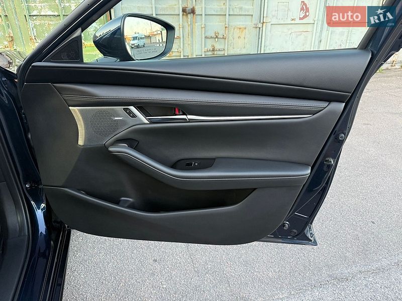 Седан Mazda 3 2019 в Черкасах