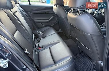 Седан Mazda 3 2019 в Черкасах