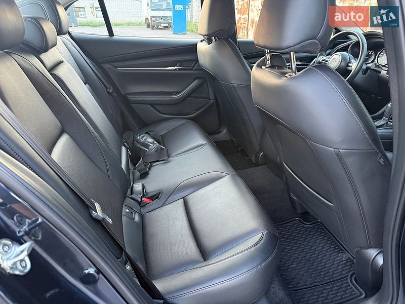 Седан Mazda 3 2019 в Черкасах