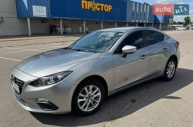 Седан Mazda 3 2015 в Кременчуці