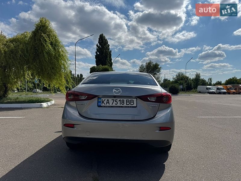 Седан Mazda 3 2015 в Кременчуці