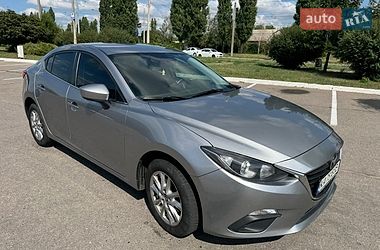 Седан Mazda 3 2015 в Кременчуці