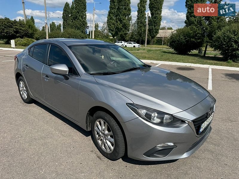 Седан Mazda 3 2015 в Кременчуці