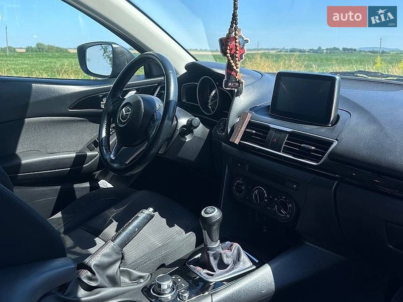 Хэтчбек Mazda 3 2015 в Львове