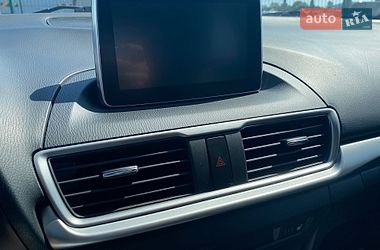 Седан Mazda 3 2018 в Києві