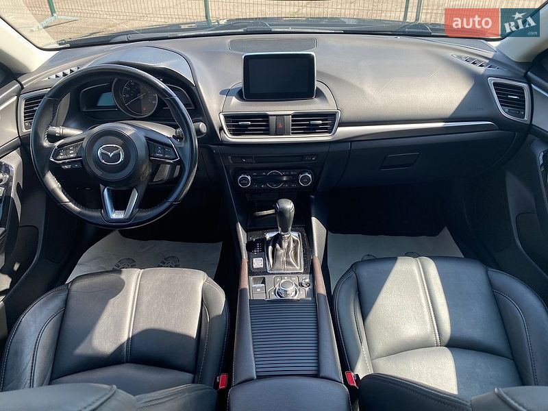 Седан Mazda 3 2018 в Києві