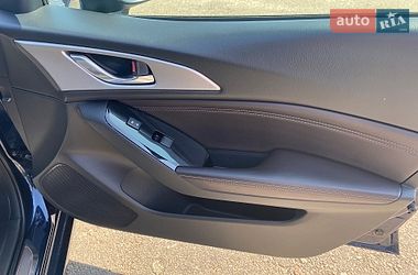 Седан Mazda 3 2018 в Києві