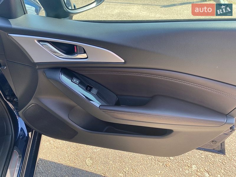 Седан Mazda 3 2018 в Києві
