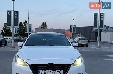 Седан Mazda 3 2015 в Киеве