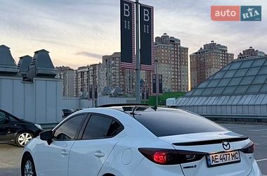Седан Mazda 3 2015 в Киеве