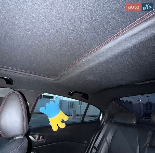 Седан Mazda 3 2015 в Киеве