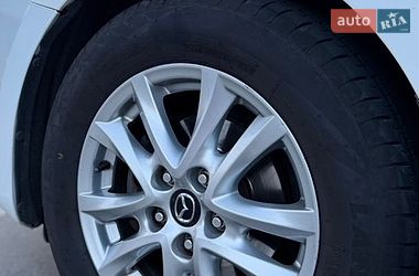 Седан Mazda 3 2015 в Киеве