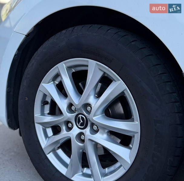 Седан Mazda 3 2015 в Киеве