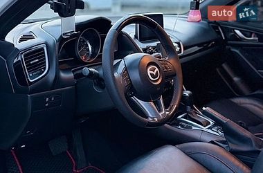 Седан Mazda 3 2015 в Киеве