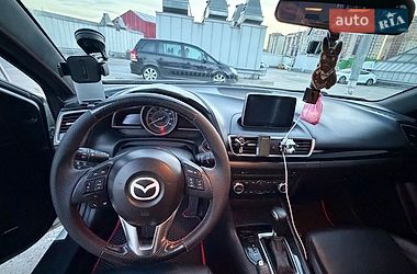 Седан Mazda 3 2015 в Киеве