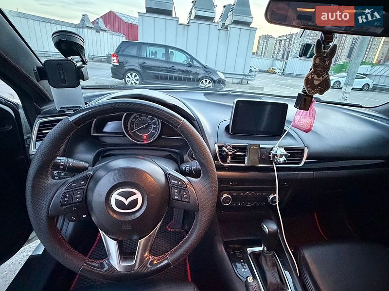 Седан Mazda 3 2015 в Киеве
