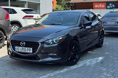 Седан Mazda 3 2018 в Днепре