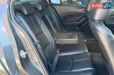 Седан Mazda 3 2018 в Днепре
