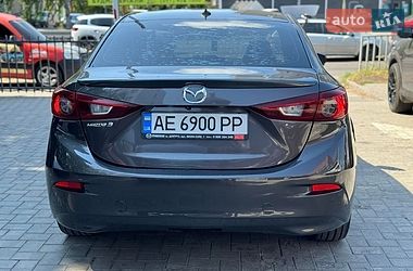 Седан Mazda 3 2018 в Днепре