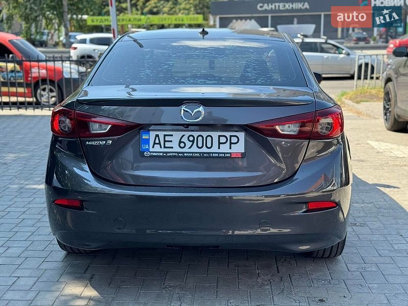 Седан Mazda 3 2018 в Днепре