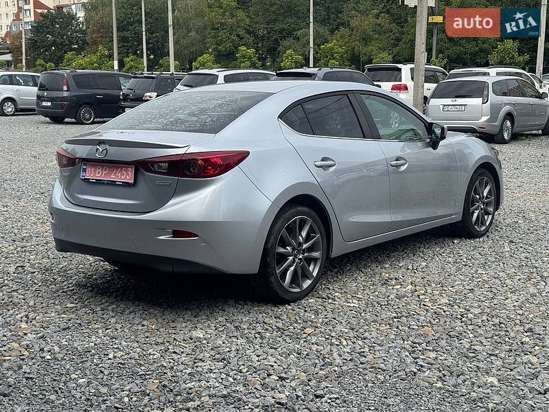 Седан Mazda 3 2018 в Черновцах