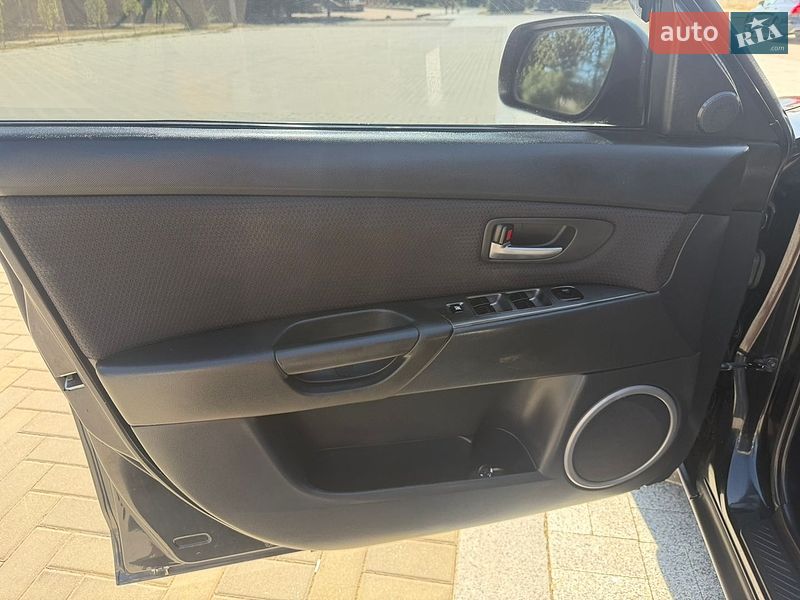 Седан Mazda 3 2007 в Болграді