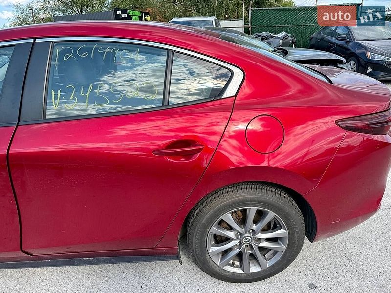 Седан Mazda 3 2021 в Киеве