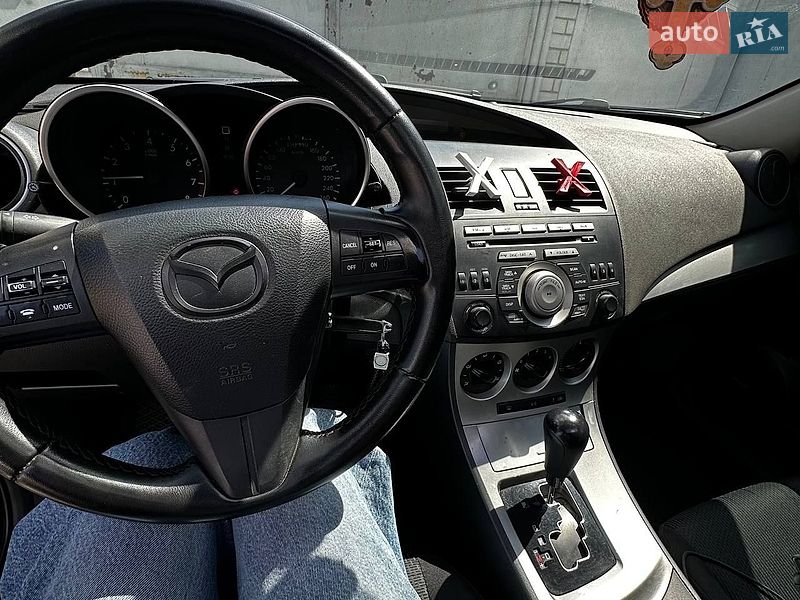 Седан Mazda 3 2010 в Павлограде