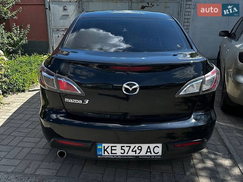 Седан Mazda 3 2010 в Павлограде