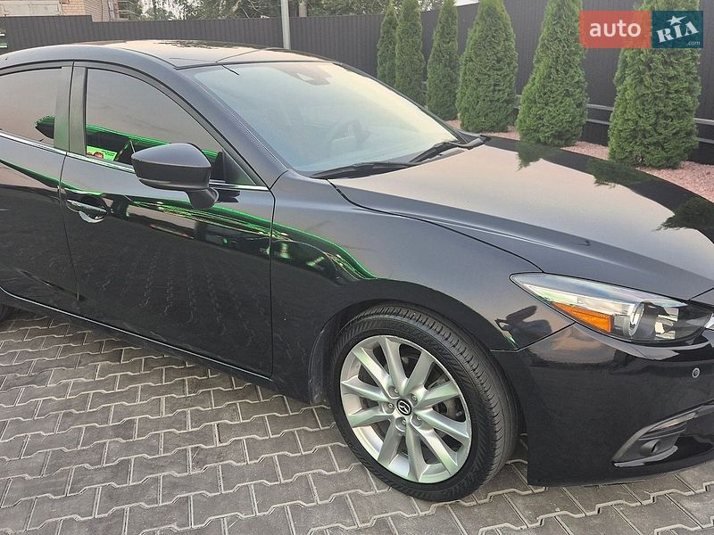 Седан Mazda 3 2017 в Днепре