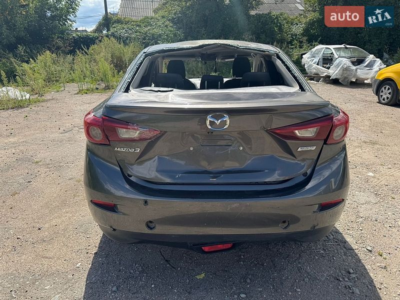 Седан Mazda 3 2016 в Киеве
