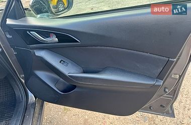 Седан Mazda 3 2016 в Киеве