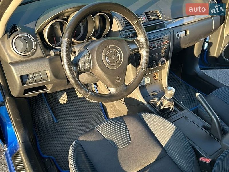 Хетчбек Mazda 3 2005 в Чернігові