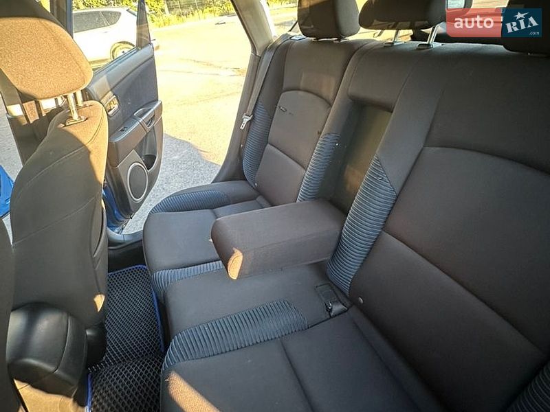 Хетчбек Mazda 3 2005 в Чернігові