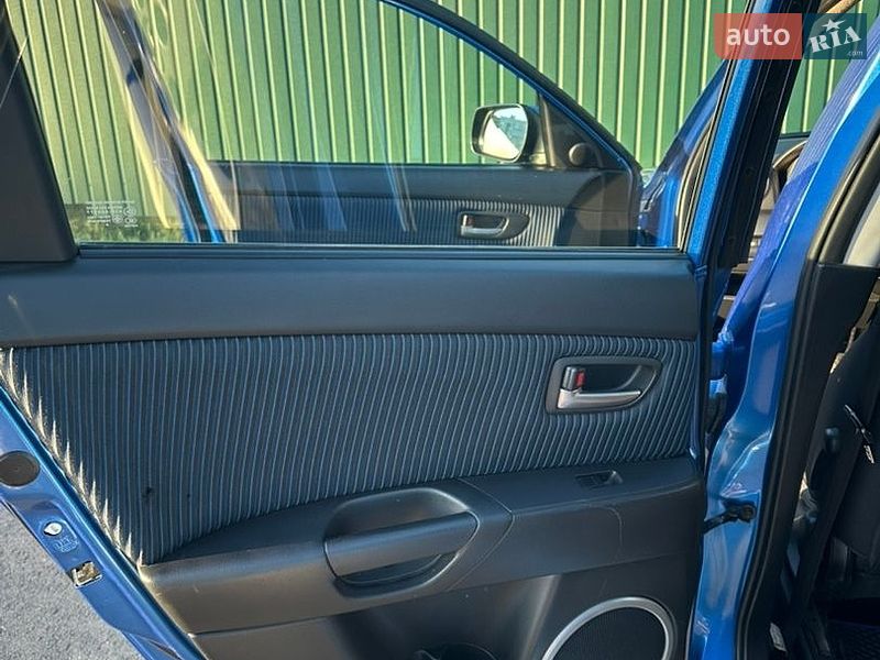 Хетчбек Mazda 3 2005 в Чернігові