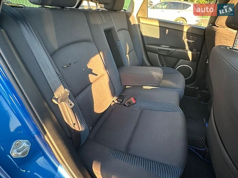 Хетчбек Mazda 3 2005 в Чернігові