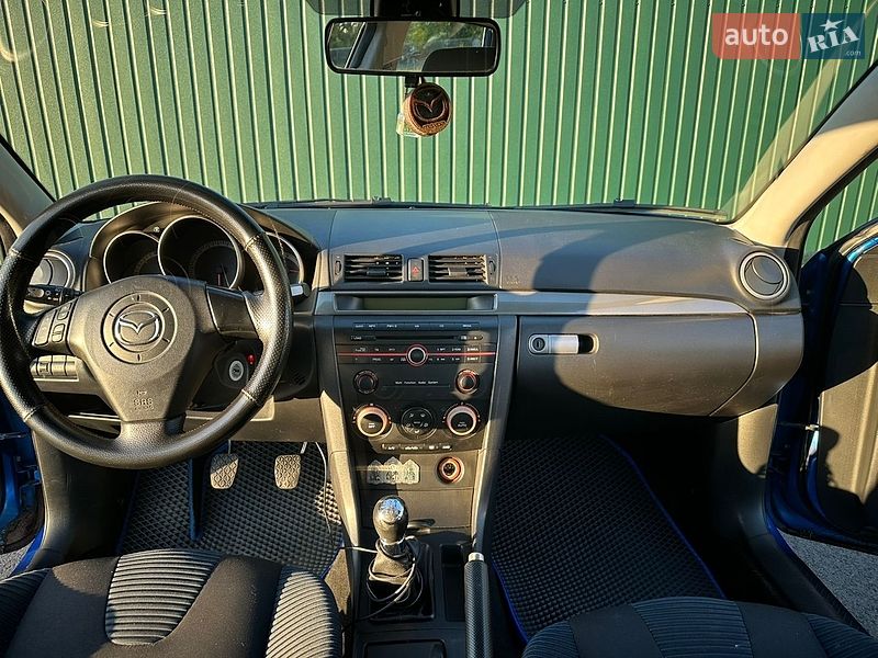 Хетчбек Mazda 3 2005 в Чернігові