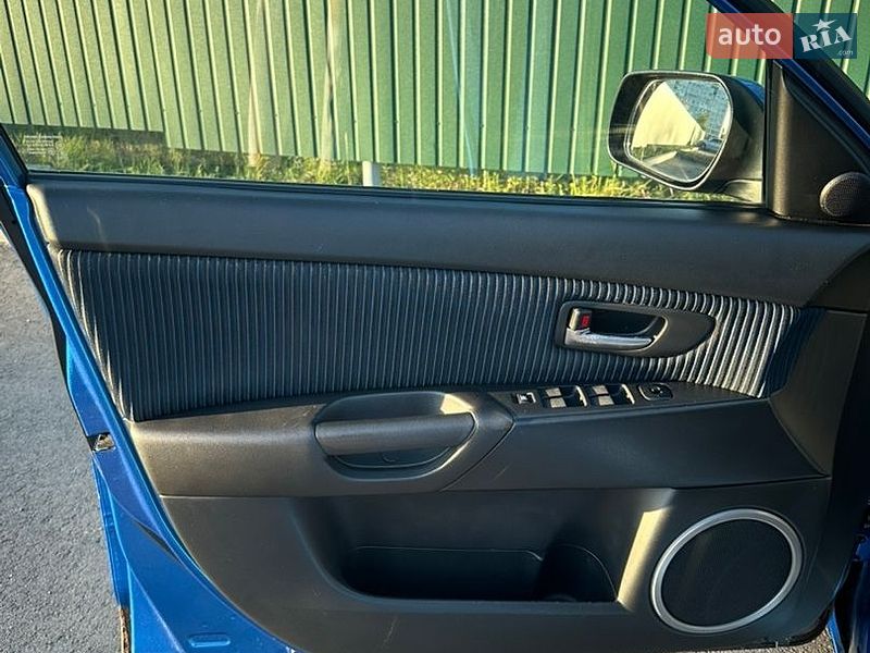 Хетчбек Mazda 3 2005 в Чернігові