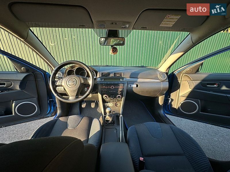 Хетчбек Mazda 3 2005 в Чернігові