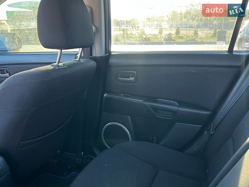 Седан Mazda 3 2007 в Вознесенске