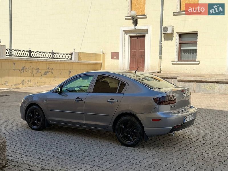 Седан Mazda 3 2004 в Запоріжжі