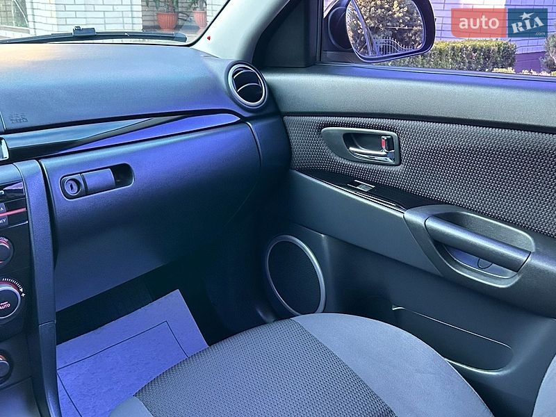 Седан Mazda 3 2008 в Киеве