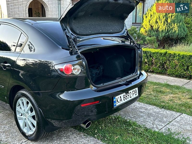 Седан Mazda 3 2008 в Киеве