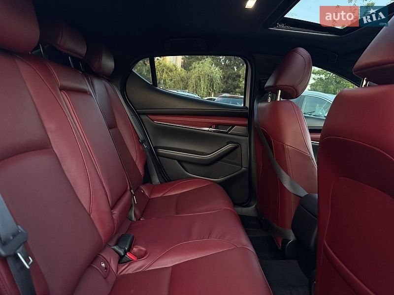Хетчбек Mazda 3 2024 в Харкові