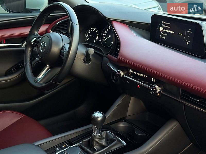 Хетчбек Mazda 3 2024 в Харкові