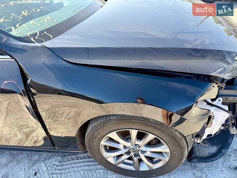 Хэтчбек Mazda 3 2023 в Киеве