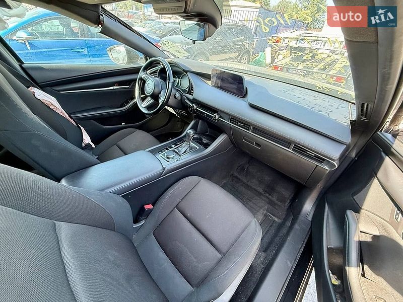 Хэтчбек Mazda 3 2023 в Киеве