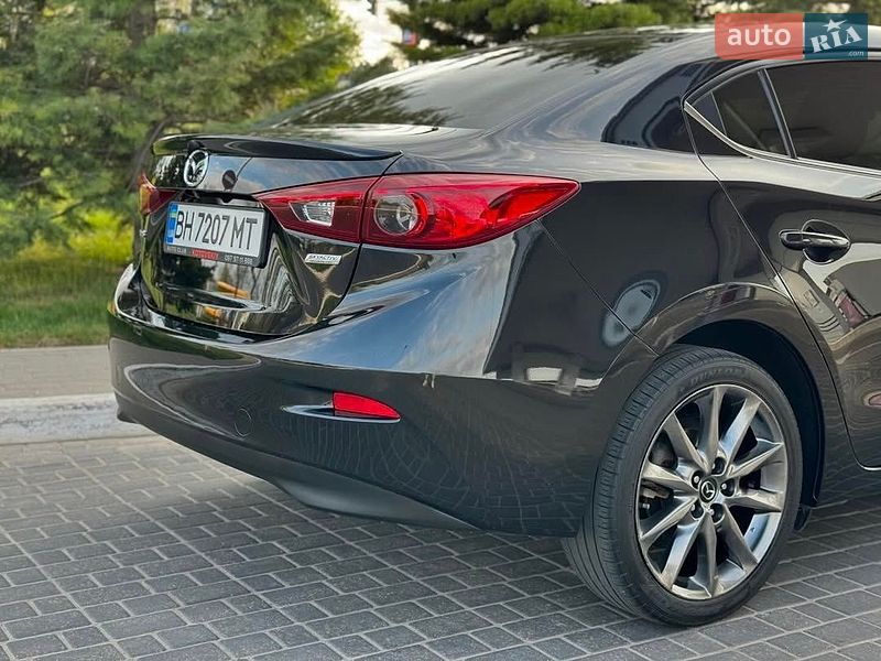 Седан Mazda 3 2018 в Львове